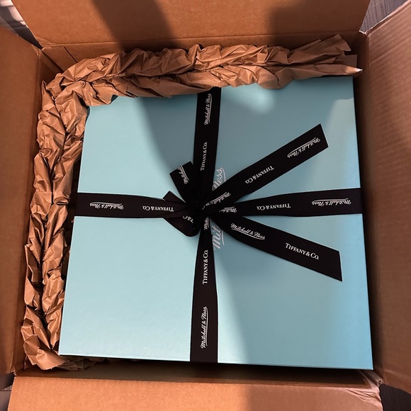 Tiffany x Mitchell & Ness Basketball Jersey - Picture 3 of 3